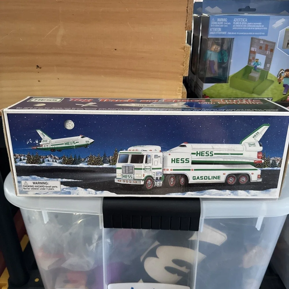 Hess 1999 Toy Truck and Space Shuttle With Satellite - NIB #21